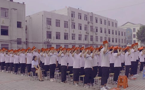 18�q���˶Y���L���Z��ͨ��19ƪ��