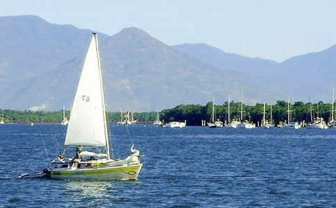 描寫海中帆船的優(yōu)美句子