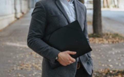 �Ɏ�����ί�к�ͬ3ƪ