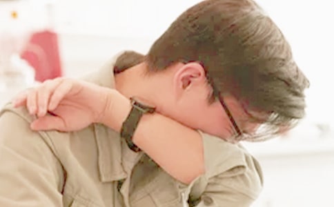 �����(hu��)��¶�������