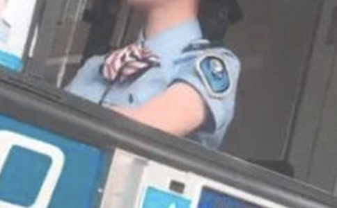 ��W(xu��)�����M(f��i)�T��(sh��)��(x��)�ĵ��w��(hu��)800��