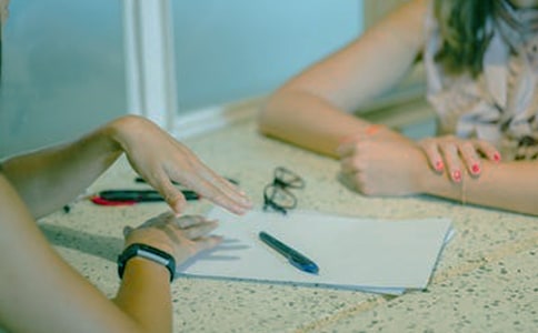 ������ԃ�Ŀί�к�ͬ