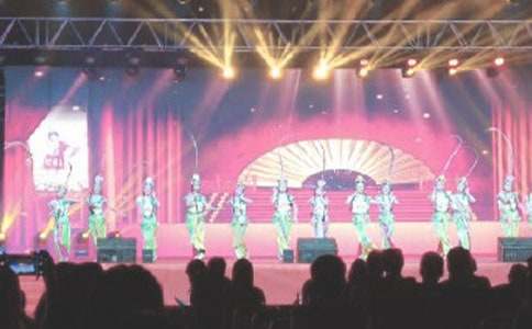 ����{��������200�֣�ͨ��10ƪ��