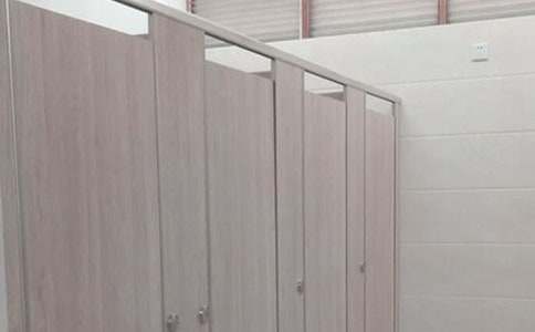 廁所爭(zhēng)奪戰(zhàn)_700字