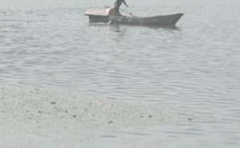 【薦】西湖泛舟作文