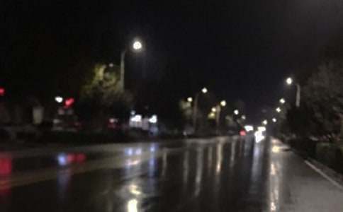 ���г�������900�֣���ҹ�ľ���