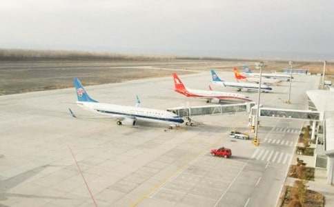 機(jī)場風(fēng)波作文1000字