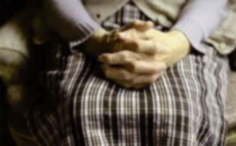 給敬老院送歡樂作文