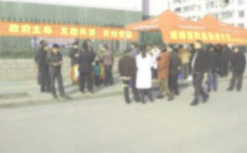 �����]����������^(q��)����