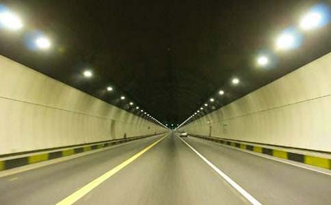 ���Ѹ���r�����������~