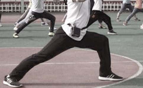 �ҵ��w���̎�����400��