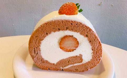 關(guān)于寫幸福甜點(diǎn)屋巧克力慕斯?jié)M分作文800字以上