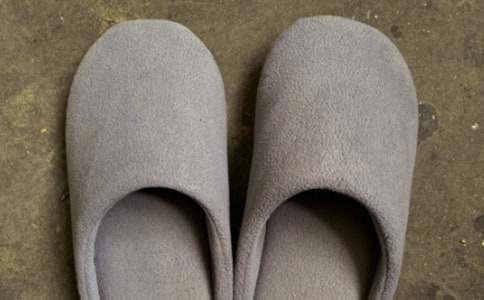 �oС��Ь��һ����300�����]