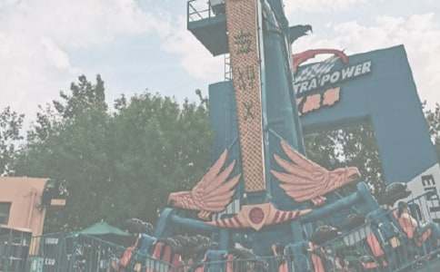 游樂(lè)園的前后趣事作文