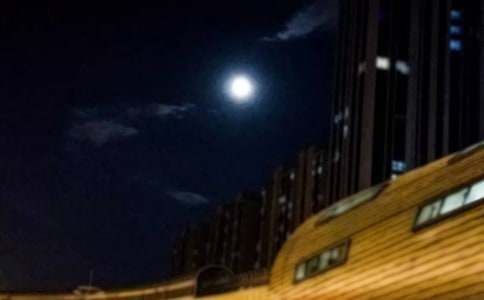 �A֮ҹ���ķ���700��