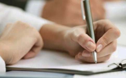 ��۱������w�r����2000�֣�ͨ��8ƪ��